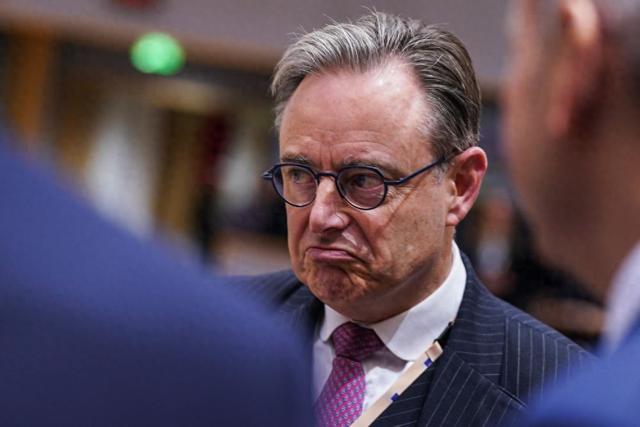 美国队惨败 比利时首相：我不会刺激特朗普