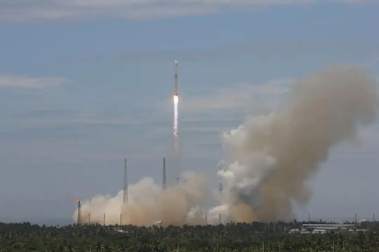 历史性突破！长征十号乙首飞成功，我国运载火箭首次实现可控回收！商业航天多只股票午后秒板